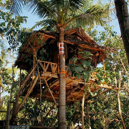 Nyuh Bengkok Tree House Hotell Batununggul Exteriör bild